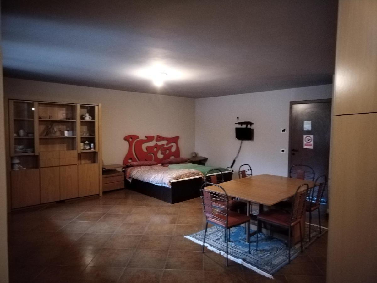 Bed & Breakfast Viadelgolf41 Carimate Bagian luar foto